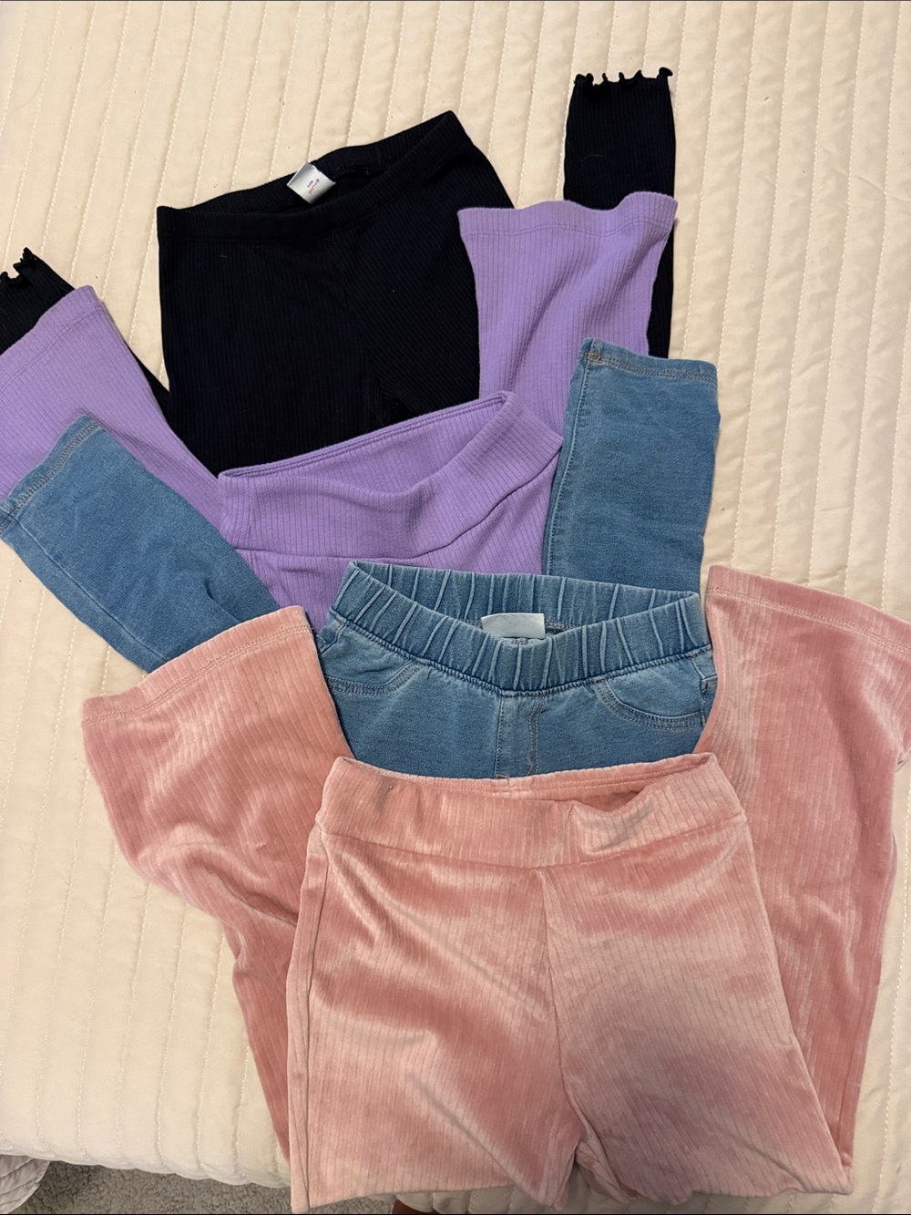 4 pants Bundle Cat & Jack, Carters and Old Navy pants